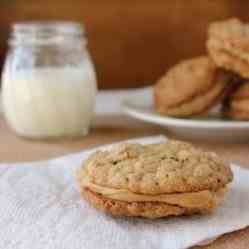 Oatmeal Cookies with Peanut Butter Filling
