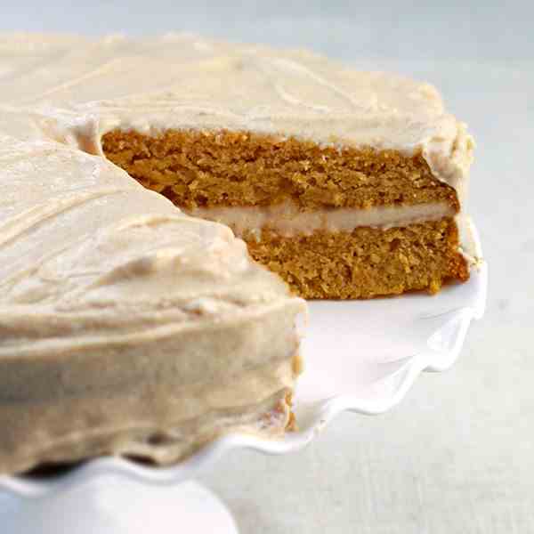 lightened up pumpkin cake with maple cinna