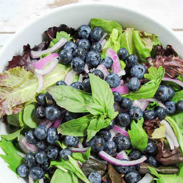 Leafy Green Salad With Blueberries 