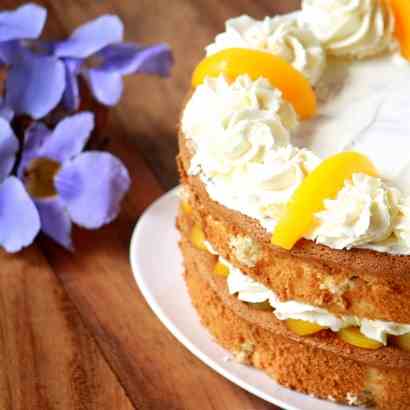 Peaches and cream sponge cake