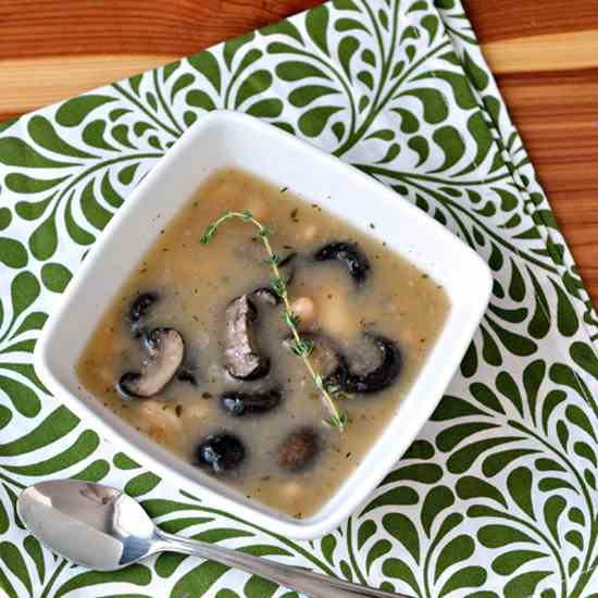 White Bean & Roasted Mushroom Soup