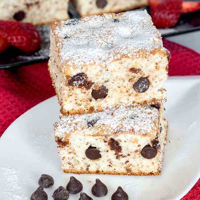 Walnuts and chocolate chips cake