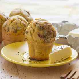 Appetizer muffins with poppy seeds
