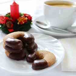 Cappuccino Crescent Cookies
