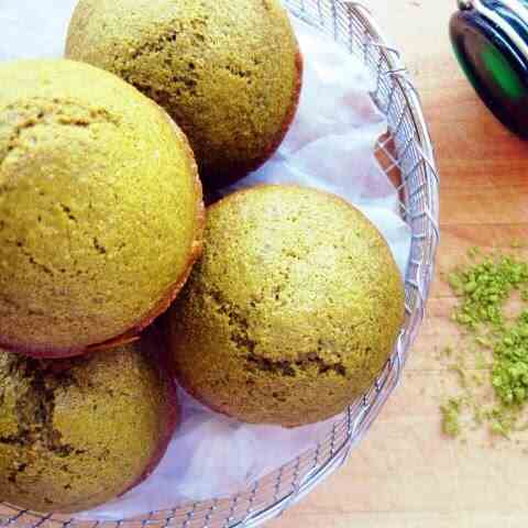 Vanilla Green Tea Matcha Muffins! 