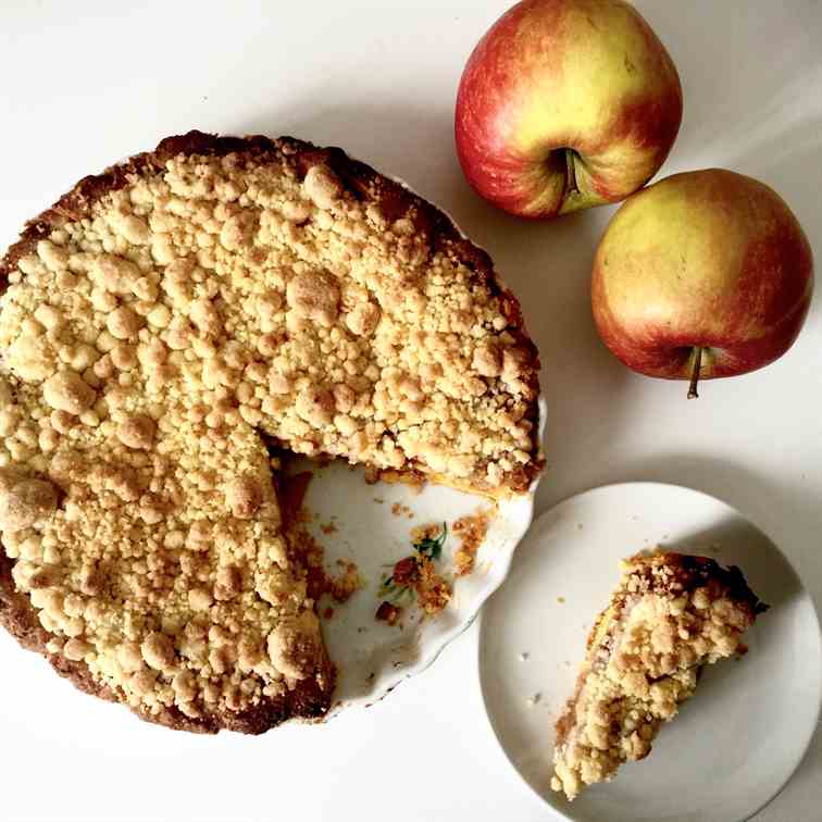Peach and apple crumble