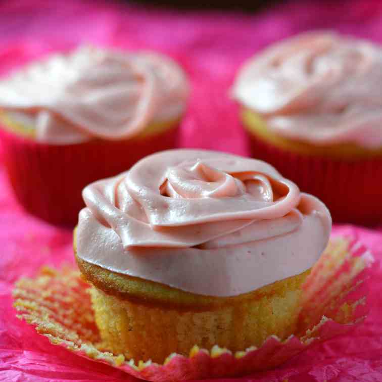  Nutmeg Cupcakes - Cream Cheese Frosting