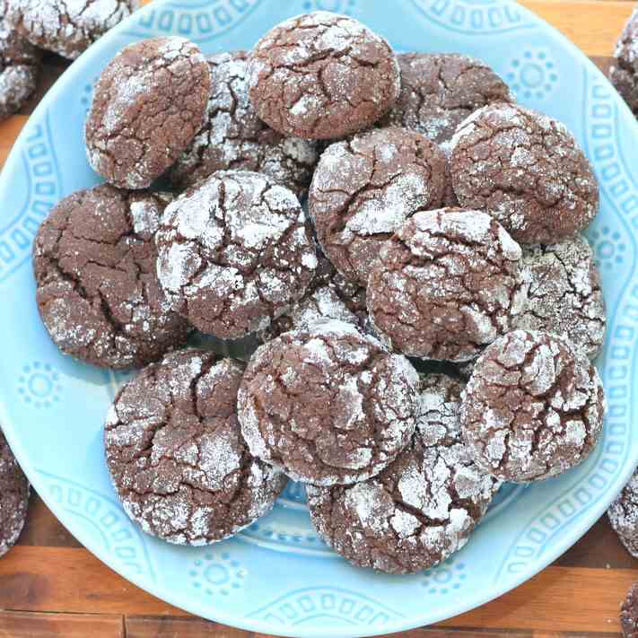 Spicy Chocolate Crinkle Cookies