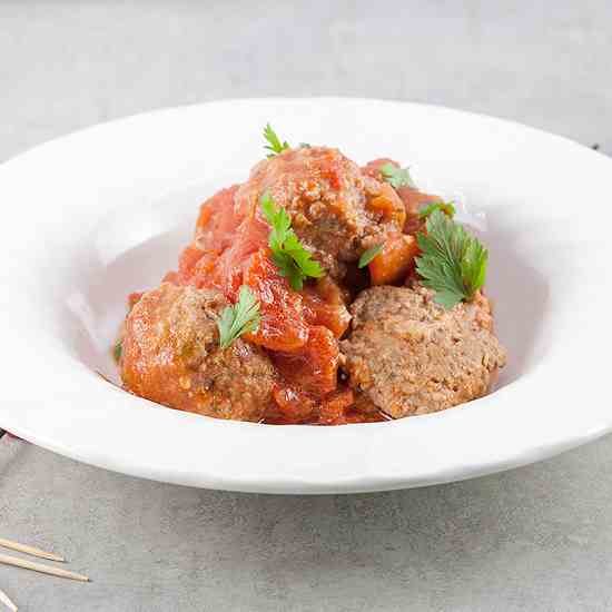 Spanish meatballs in spicy tomato sauce