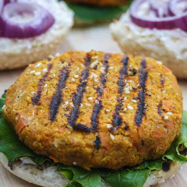 Sesame Carrot and Chickpea Burgers
