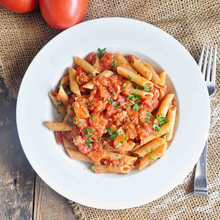 Easy Penne Pasta with Tuna - Tomato Sauce