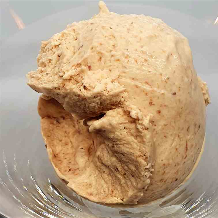 Roast nectarine ice cream