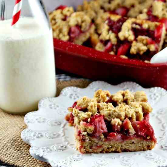 Strawberry Oat Bars With Chia Jam