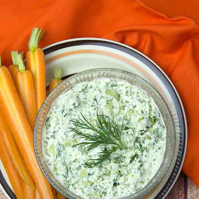 Herbed Quark Dip with Cucumber