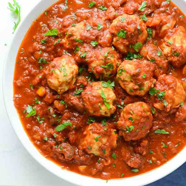 Healthy Saucy Chicken Meatballs