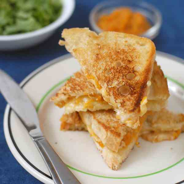 Grilled Cheese with Apricot Ginger Spread