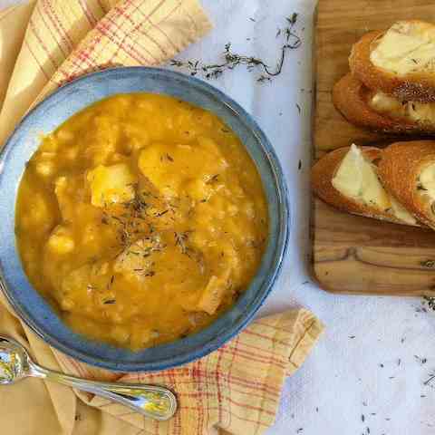 Potato Leek Soup with Smoked Cheese Toasts