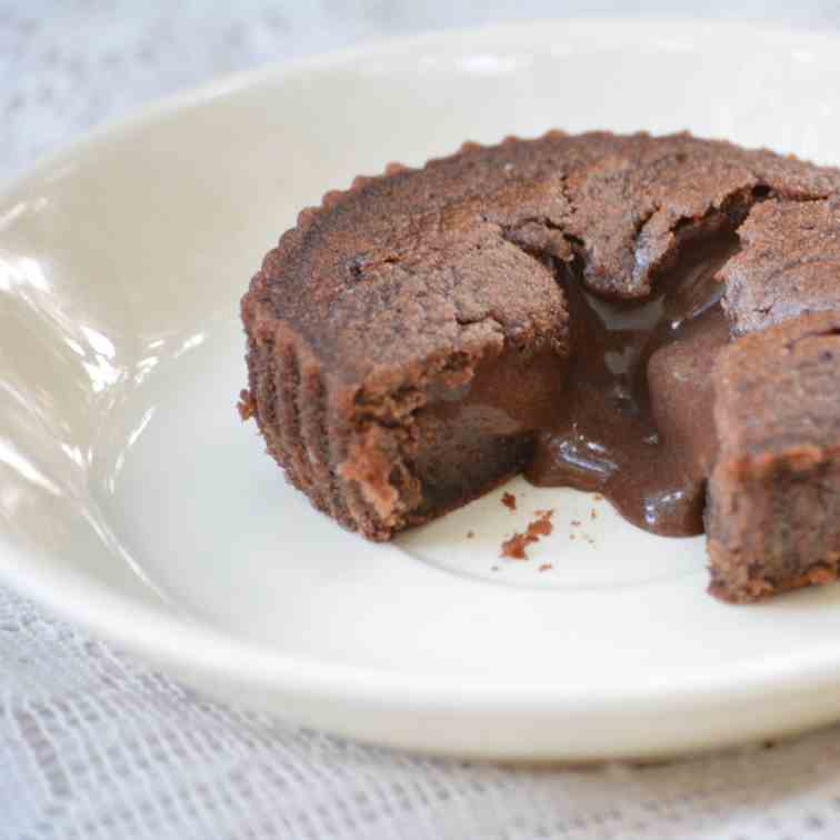 Eggless Molten Chocolate Lava Cake