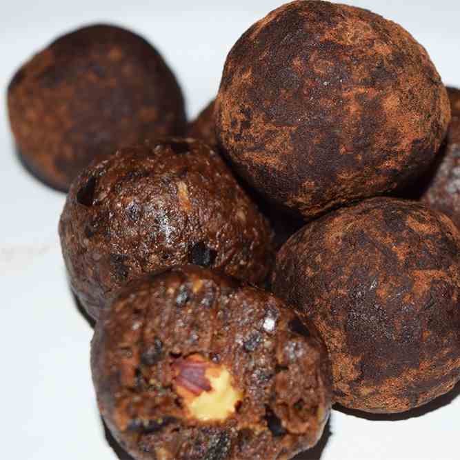 Vegan Chocolate Energy Balls