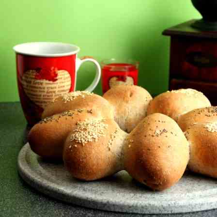 Quick Wholewheat Bread Rolls