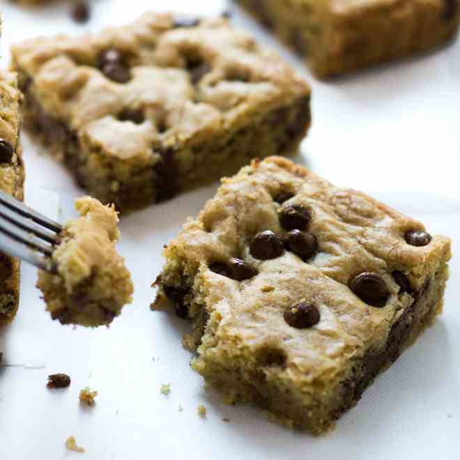 Coconut Oil Chocolate Chip Cookie Bars
