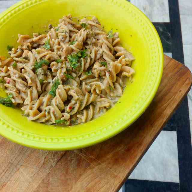 Wholewheat pasta in cream cheese