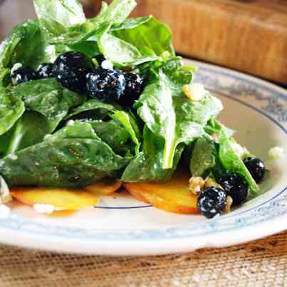 Spinach and Fruit Salad with Goat Cheese