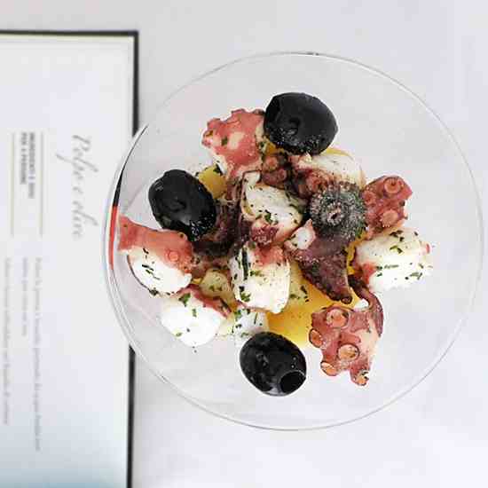 Octopus and olives 