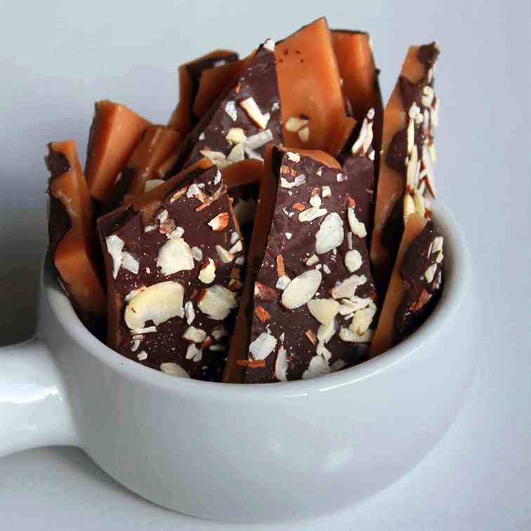 English Toffee w/ Dark Chocolate & Almond