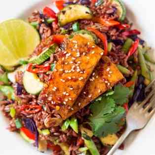 Red rice stir-fry with spicy tofu