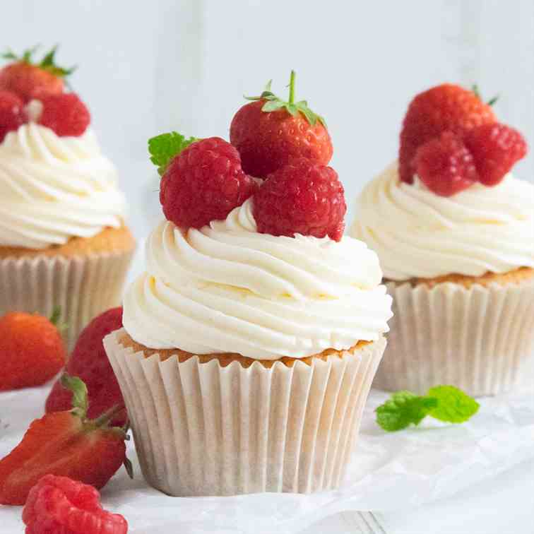 Strawberries - Cream Cupcakes