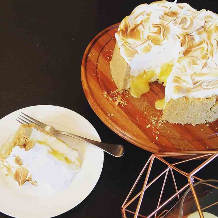 Lemon Meringue Cheesecake Pie