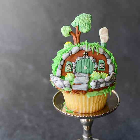 Hobbit Hole Shire Cupcakes