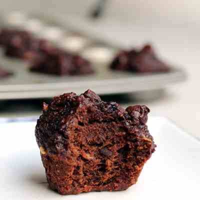 Vegan Chocolate Mini Muffins (no sugar!)