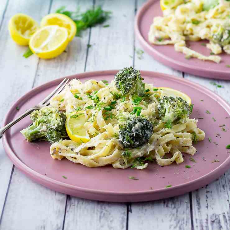 15 Minute Salmon Pasta with Broccoli