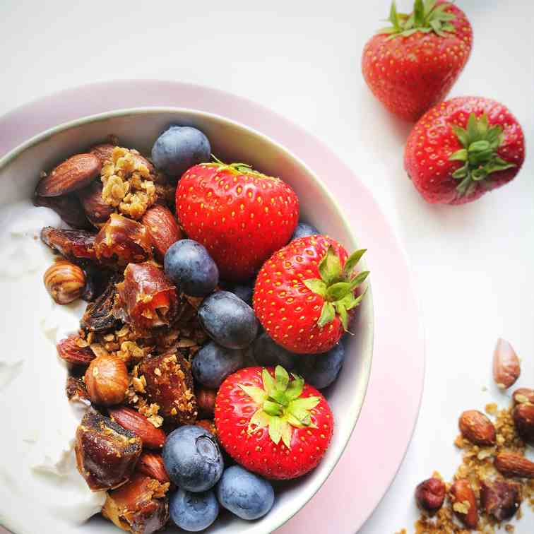 Build Your Own Granola Breakfast Bowl