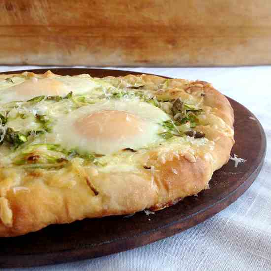 Asparagus and Egg Pizza