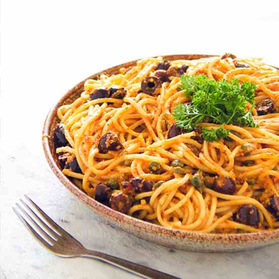 Red Pepper Spaghetti alla Puttanesca 
