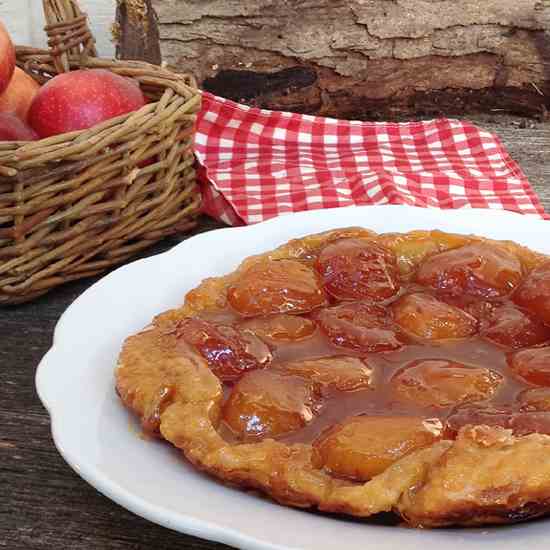 Caramel Apple Skillet Pie