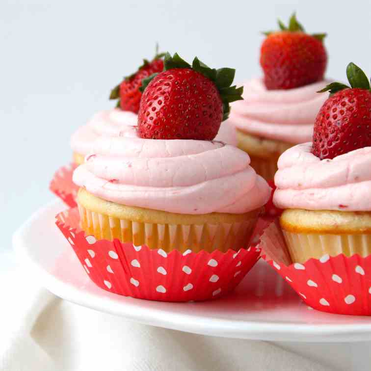Strawberry Swirl Cupcakes