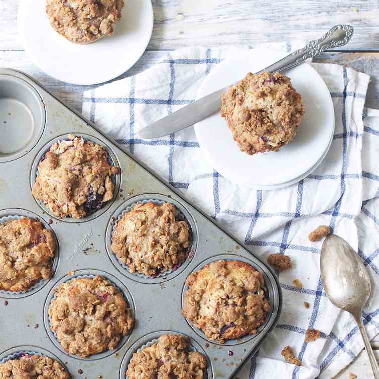 Mixed Berry Crumble Muffins