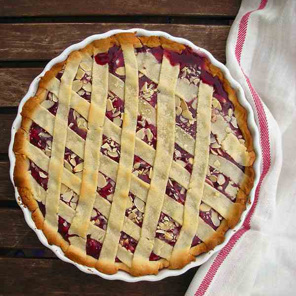 almond raspberry crostata