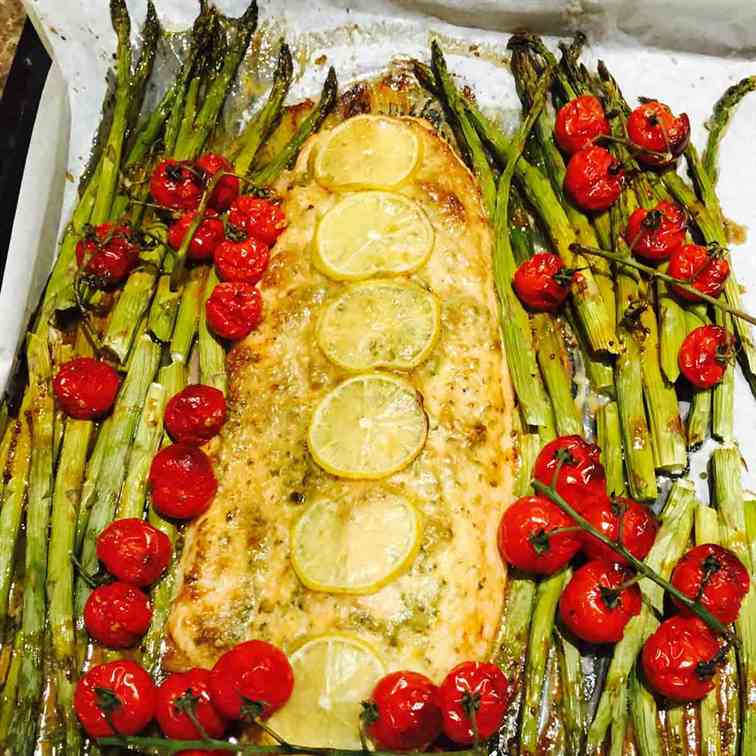 Superb salmon pesto and asparagus bake