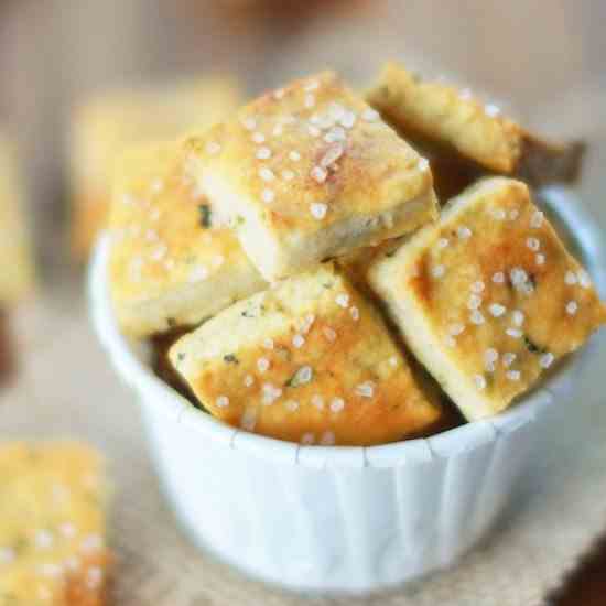 Easy Herbed Garlic Crackers