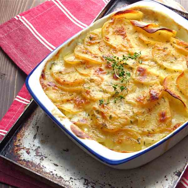 creamy scalloped potatoes with thyme