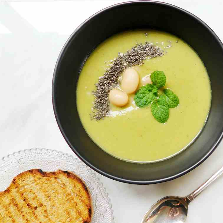Baby Pea and Butter Bean Soup