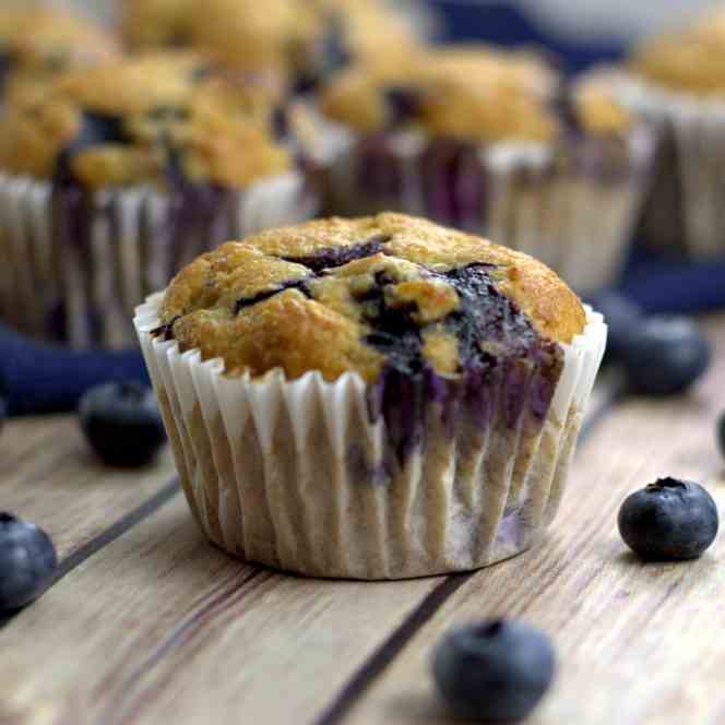 150 Calorie Blueberry-Lemon Muffins