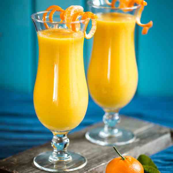 Smoothie mango-banana-orange