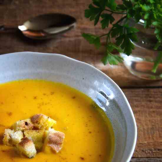 Squash soup with curry