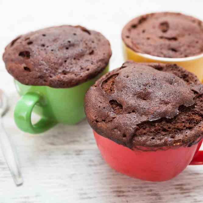 5 Ingredient Airfryer Chocolate Mug Cake